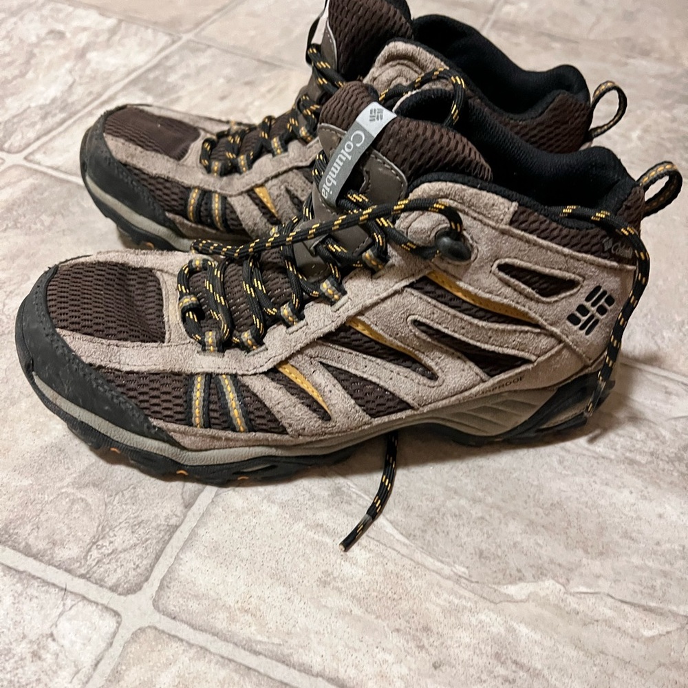 Columbia Brown Hiking Shoes